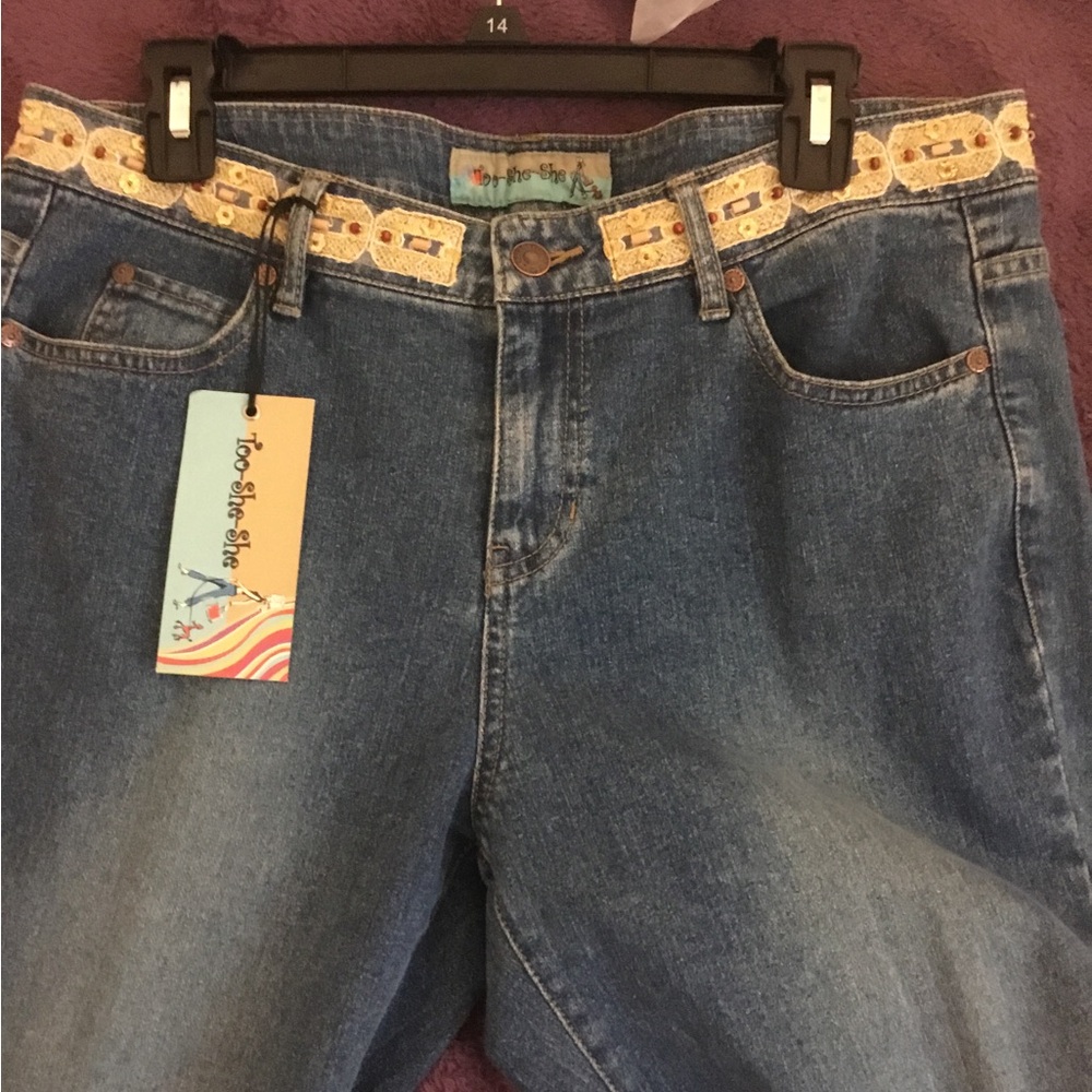 NWT Vintage “Too She She “ Women’s Mid Rise Blue Jeans Capris